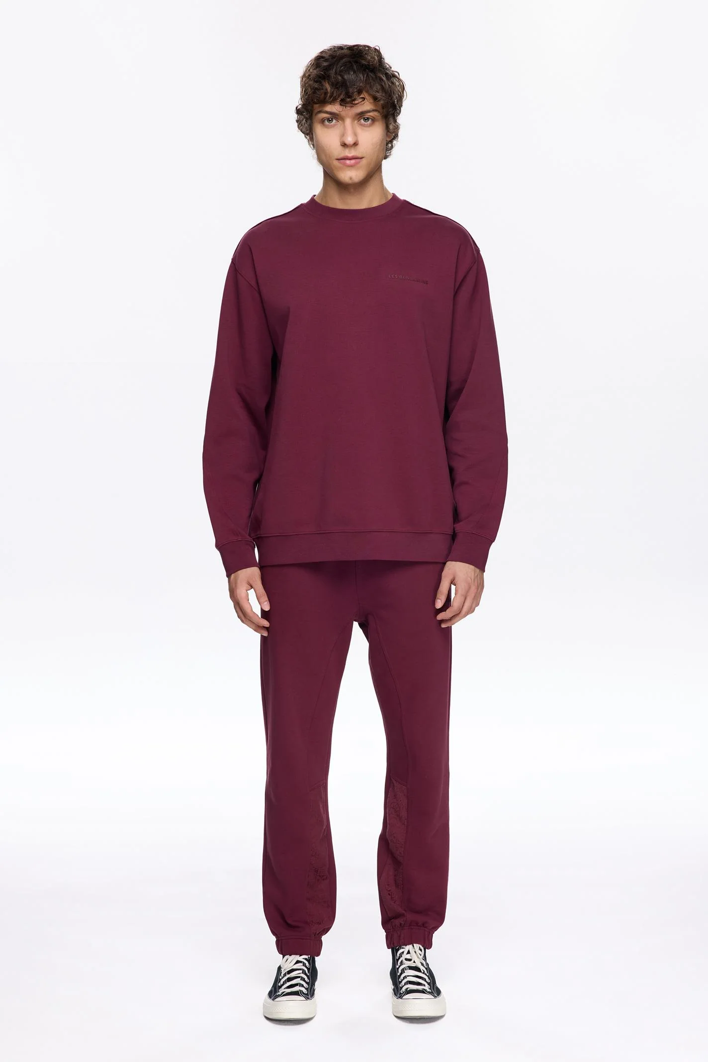 SWEATSHIRT
SWEATSHIRT