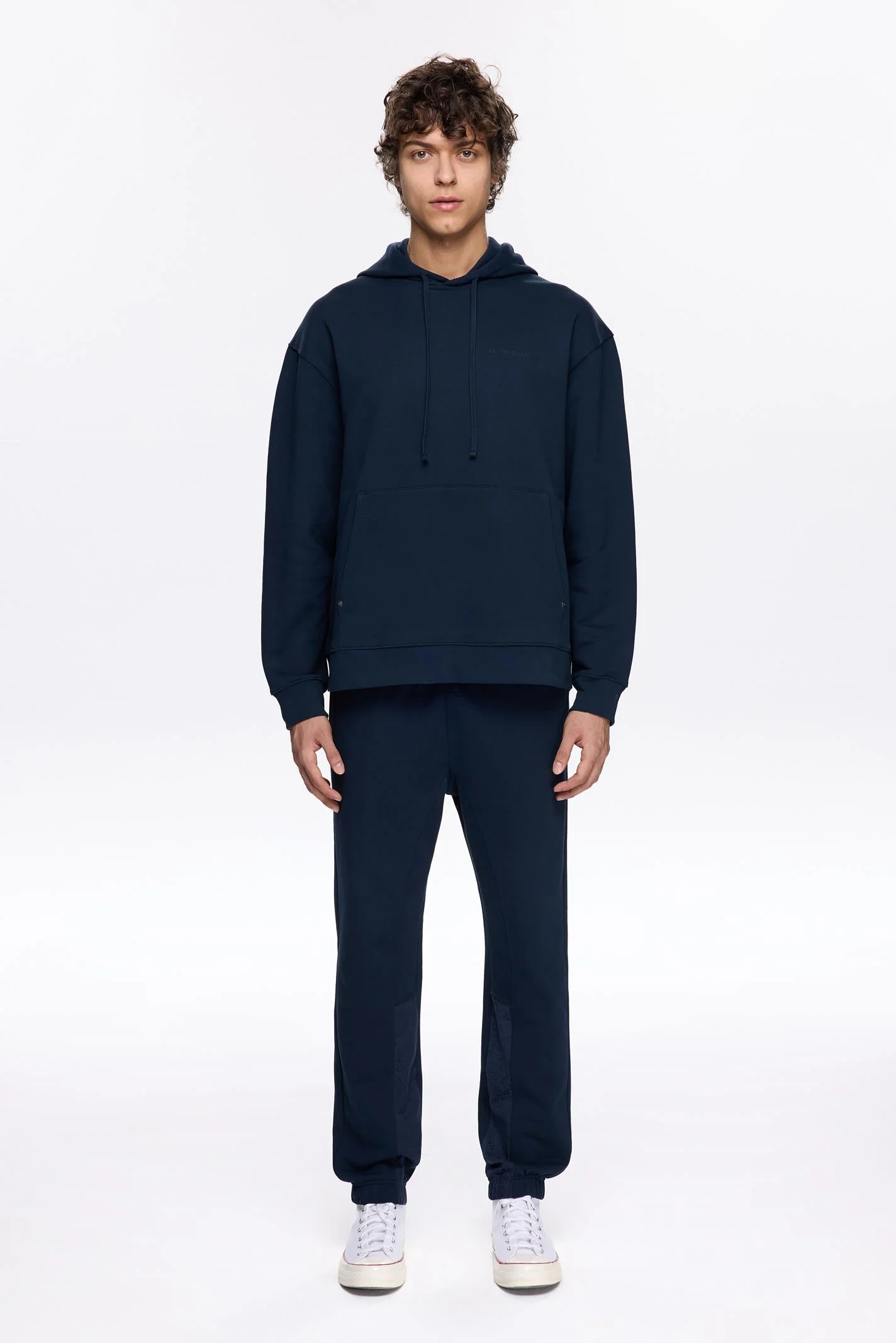 SWEATSHIRT
SWEATSHIRT