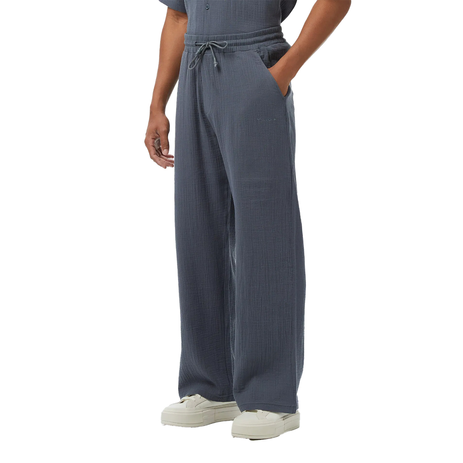 TRACKSUIT TROUSER, Серый
TRACKSUIT TROUSER, Серый