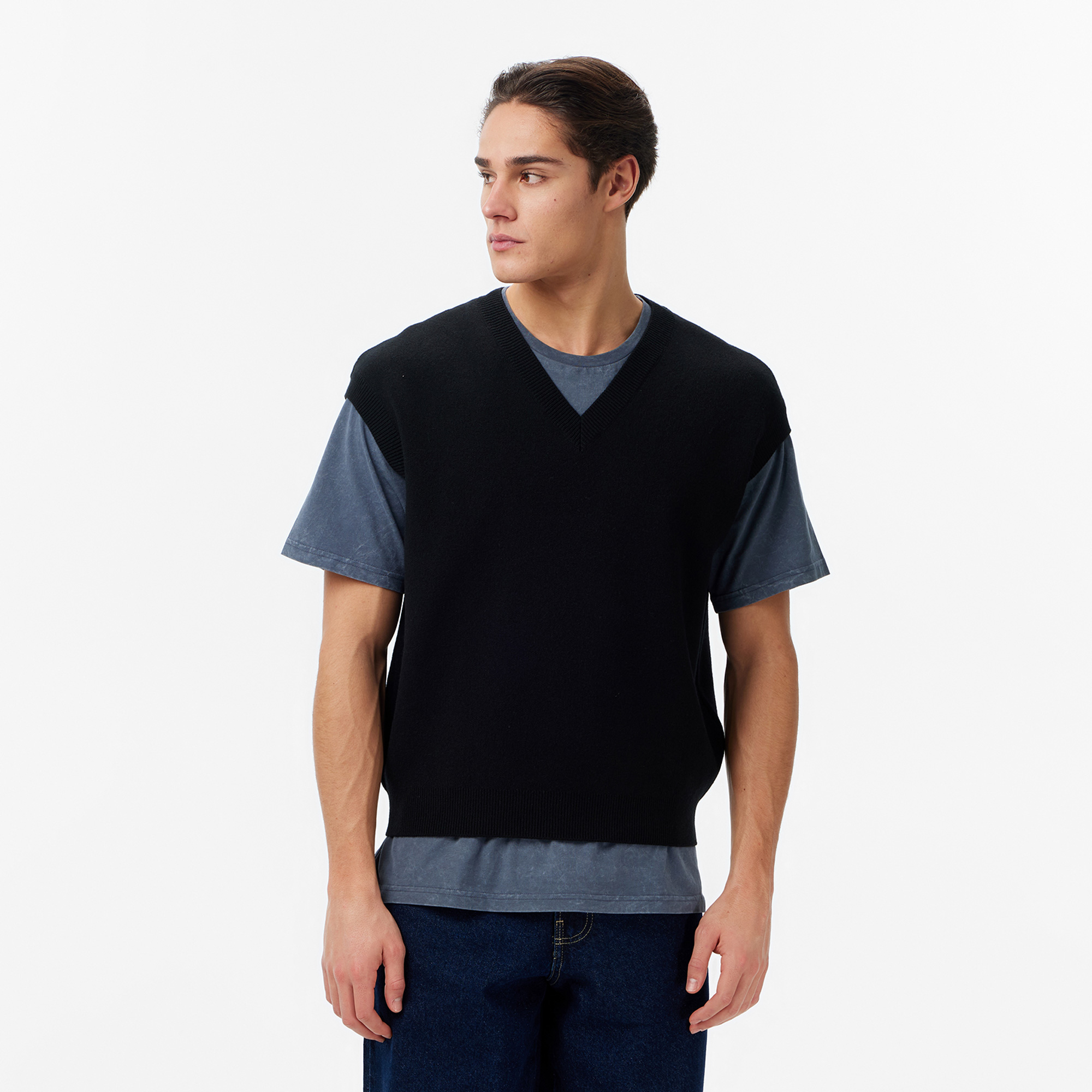 

VEST 402, Черный