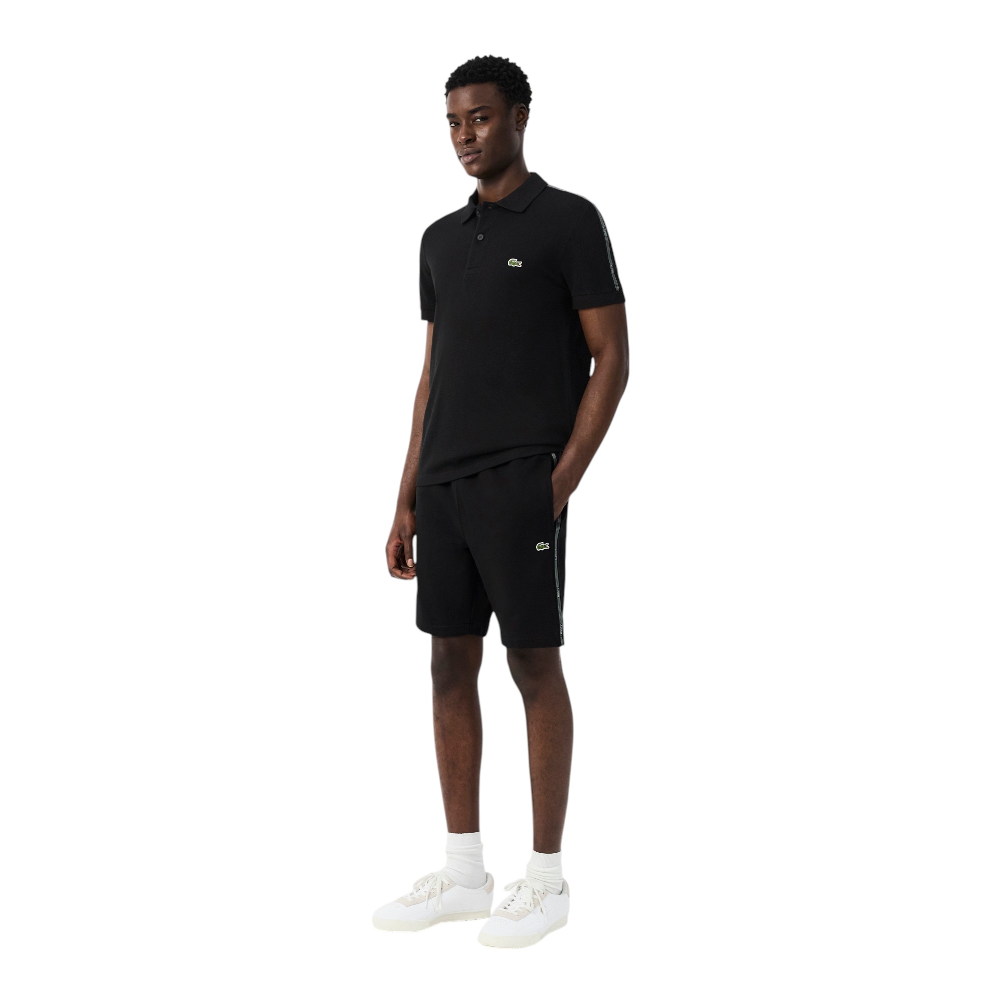 

SHORTS, Черный