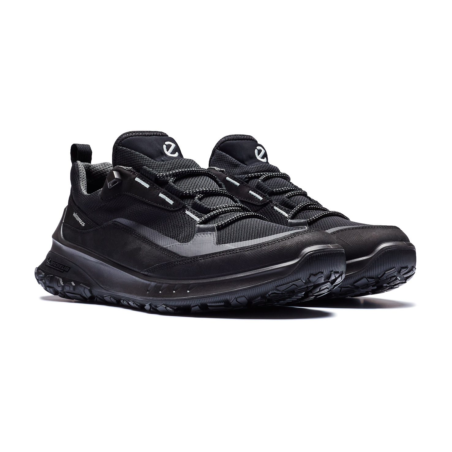 ULT-TRN M WATERPROOF 2