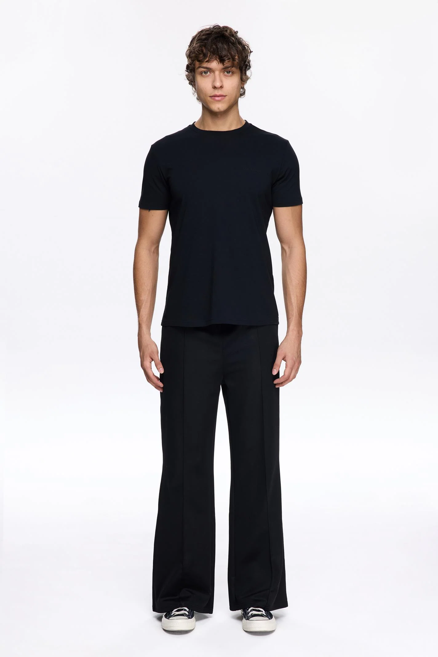 RELAXED TEE