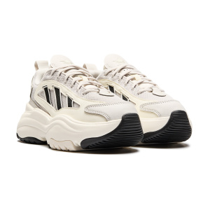 Женские кроссовки adidas OZGAIA