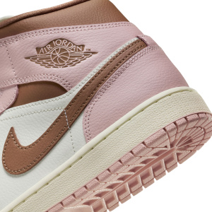 Женские кроссовки Nike AIR JORDAN 1 MID