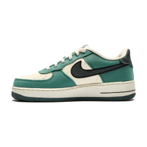 Детские кроссовки Nike Air Force 1 LV8 3 (GS)