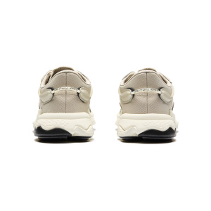 Кроссовки adidas OZWEEGO