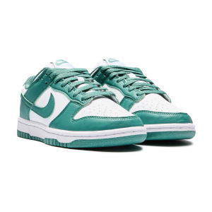 Женские кеды Nike Dunk Low