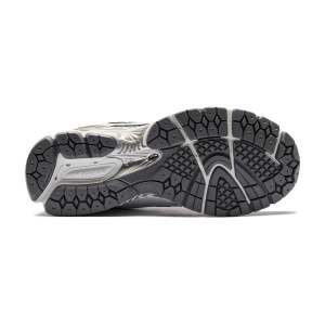 Женские кроссовки New Balance 1906