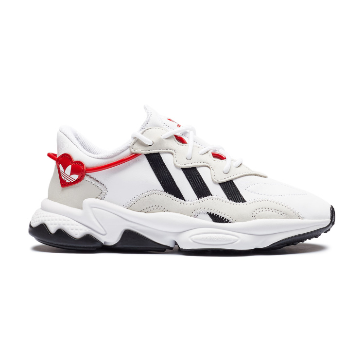 Женские кроссовки adidas OZWEEGO