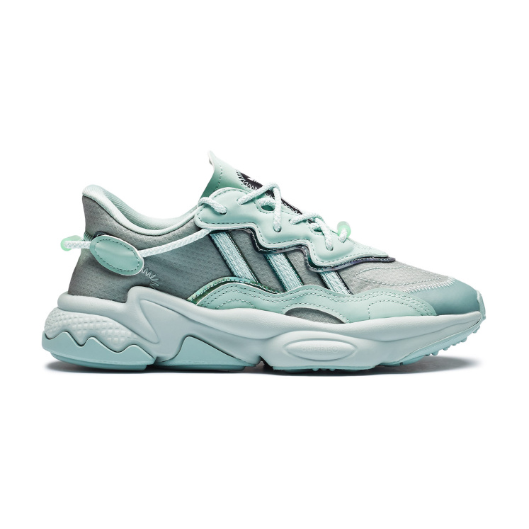 Женские кроссовки adidas OZWEEGO