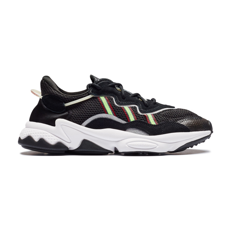 Женские кроссовки adidas OZWEEGO