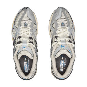 Женские кроссовки New Balance 1906