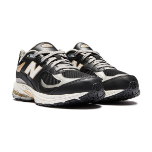 Женские кроссовки New Balance 2002R