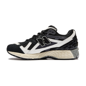 Женские кроссовки New Balance 1906