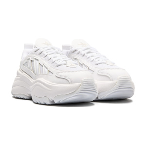 Женские кроссовки adidas OZGAIA