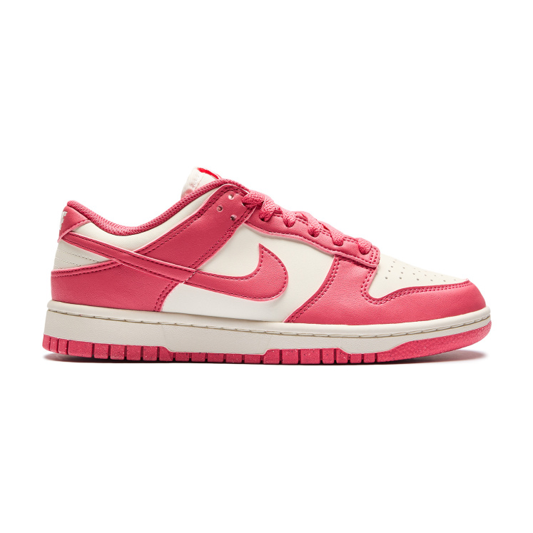 Женские кеды Nike Dunk Low