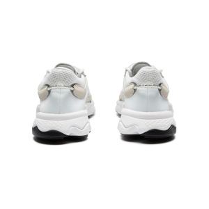 Кроссовки adidas OZWEEGO
