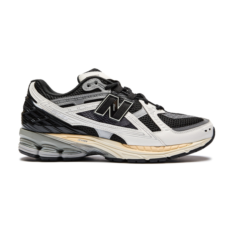 Женские кроссовки New Balance 1906