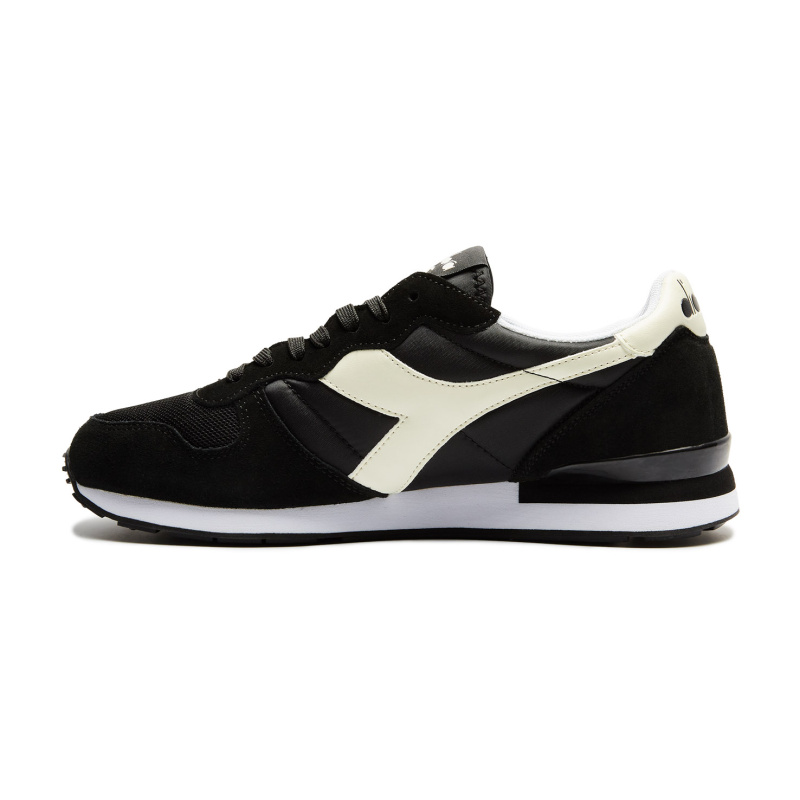 black diadora